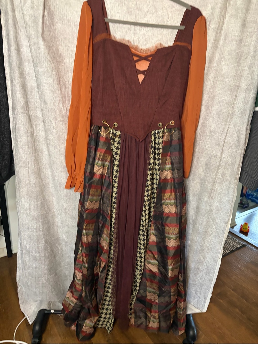Hocus Pocus Costume Large - Picture 4 of 10